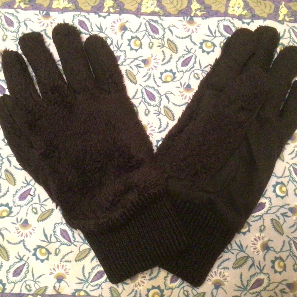 32 Degrees Heat Gloves NWT
